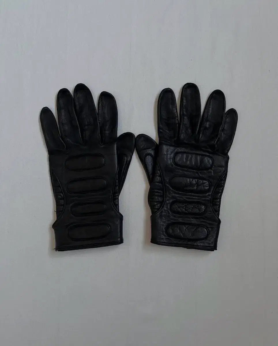 SHELLAC Deformation Leather Gloves